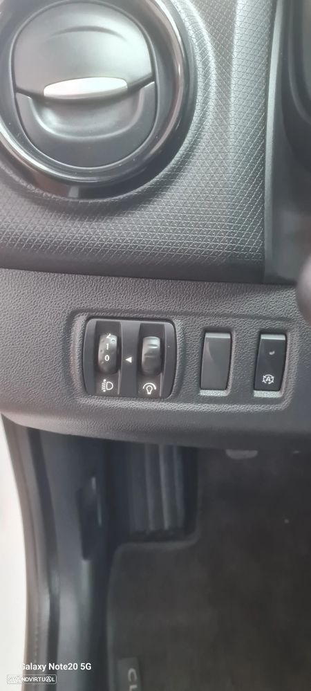 Renault Clio TCe 90 Limited - 28