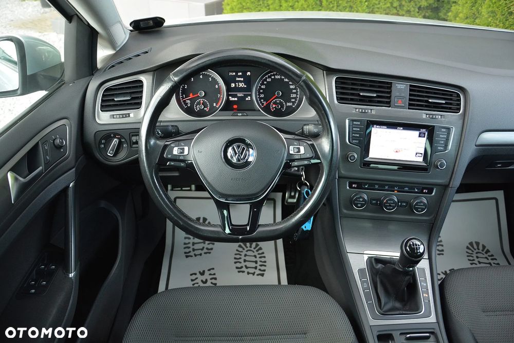 Volkswagen Golf - 17