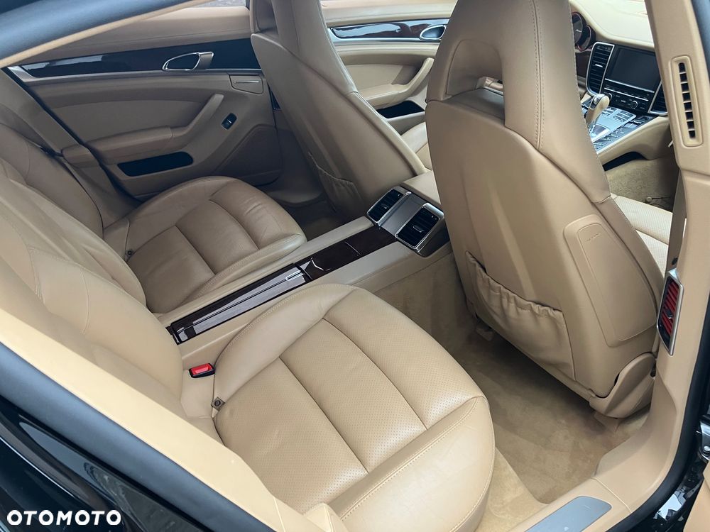 Porsche Panamera 4S PDK - 12