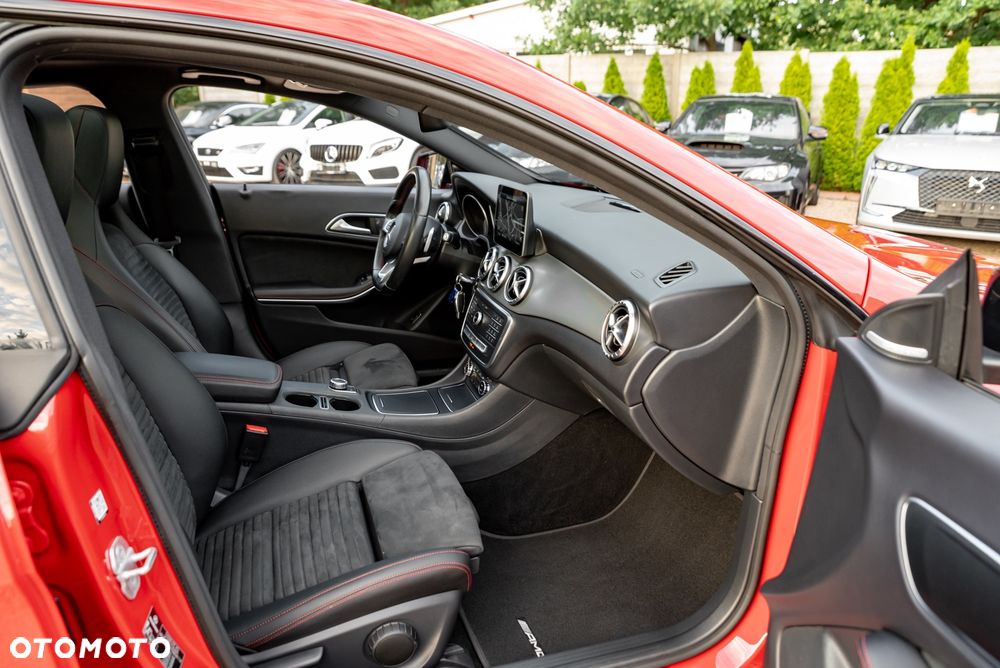 Mercedes-Benz CLA 250 4-Matic AMG Line - 26