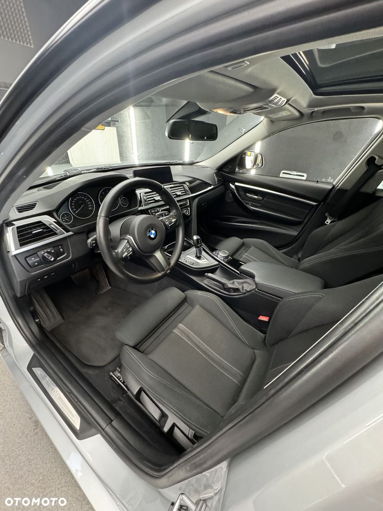 BMW Seria 3 320d Sport Line - 10