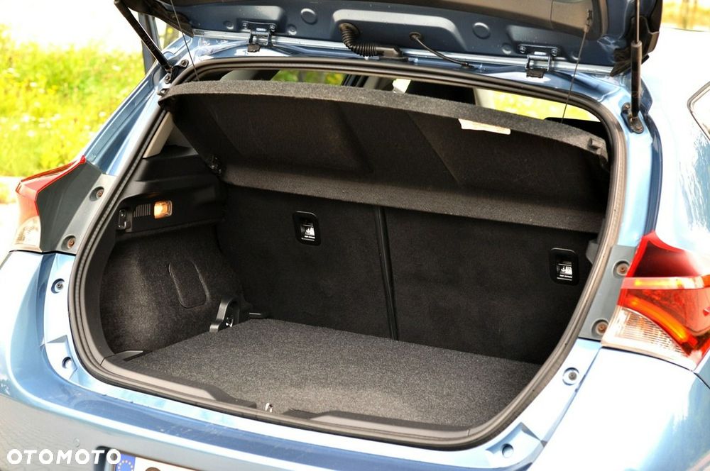 Toyota Auris - 13