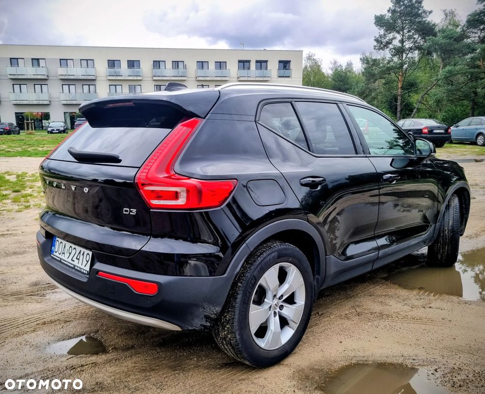 Volvo XC 40 D3 AWD Geartronic Momentum Pro - 3