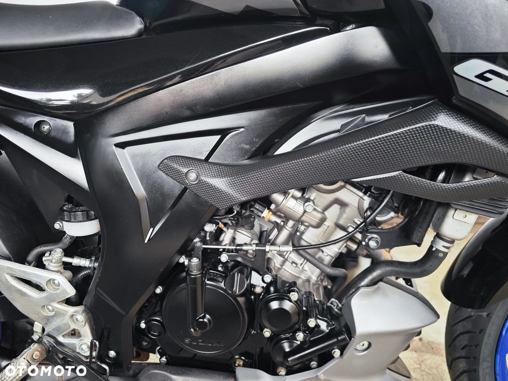 Suzuki GSX - 8
