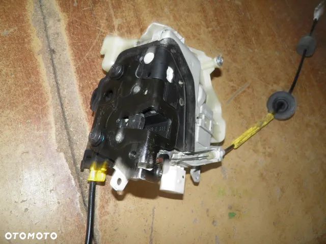 ZAMEK DRZWI AUDI A4 A5 Q5 LEWY PRZÓD 8J1837015C 7-pin - 8