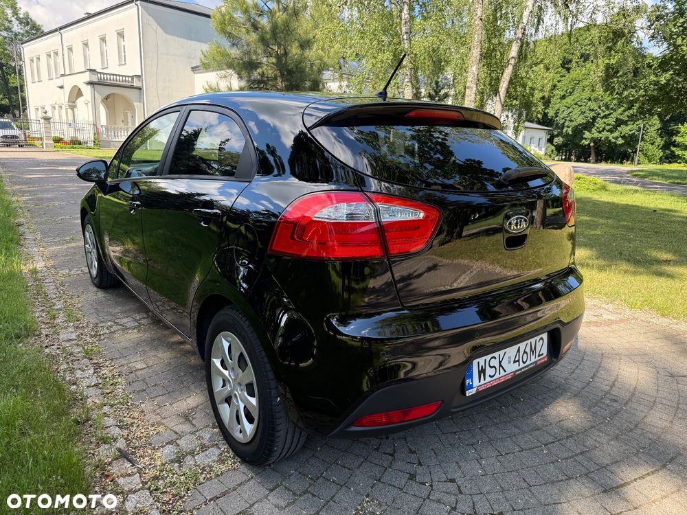 Kia Rio - 4