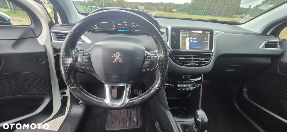 Peugeot 208 - 15