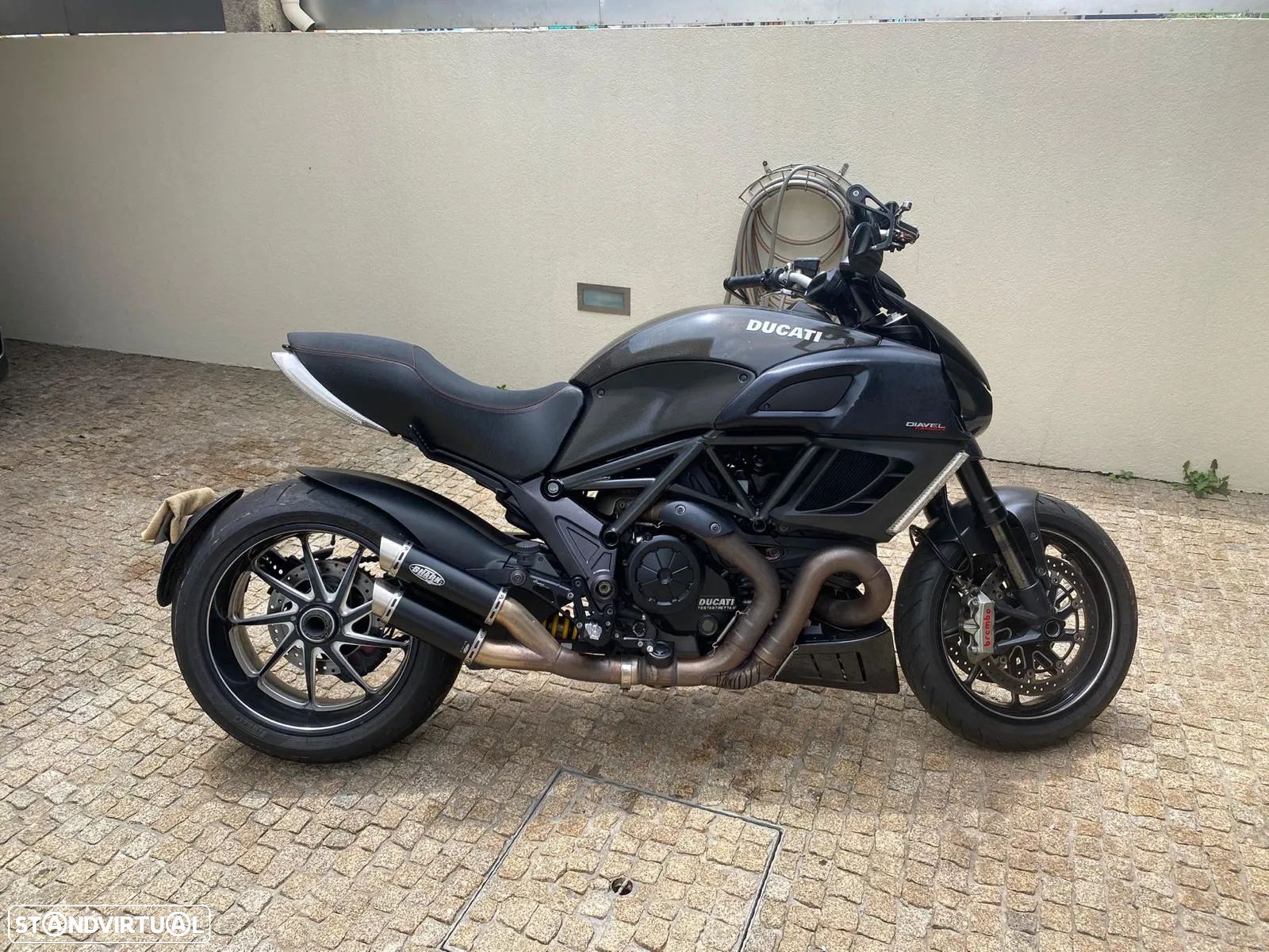 Ducati Diavel Carbon 160 CV - 1