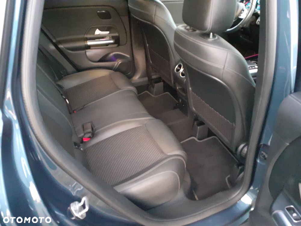 Mercedes-Benz GLA 200 Progressive - 24