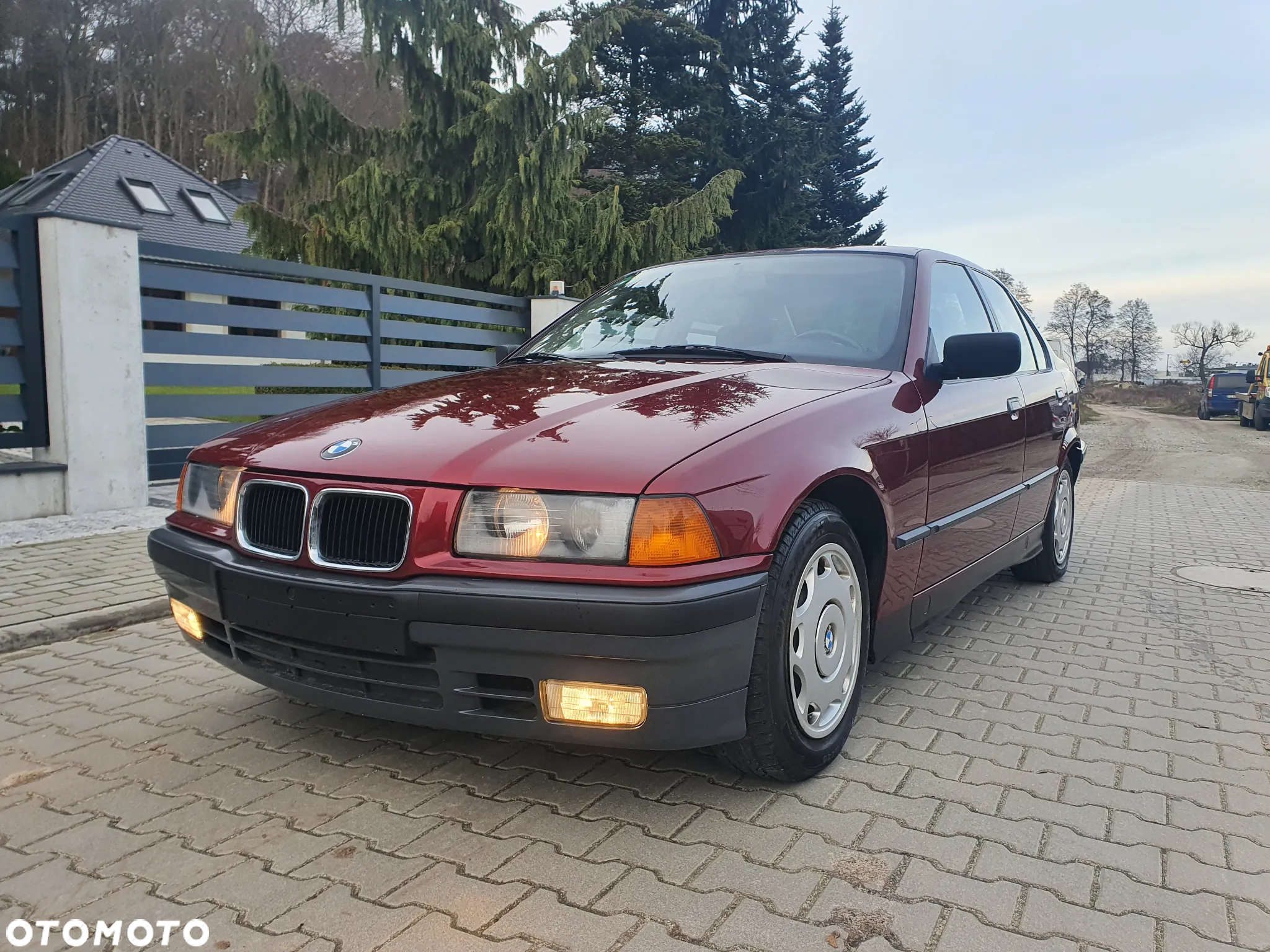 BMW Seria 3 318i - 5