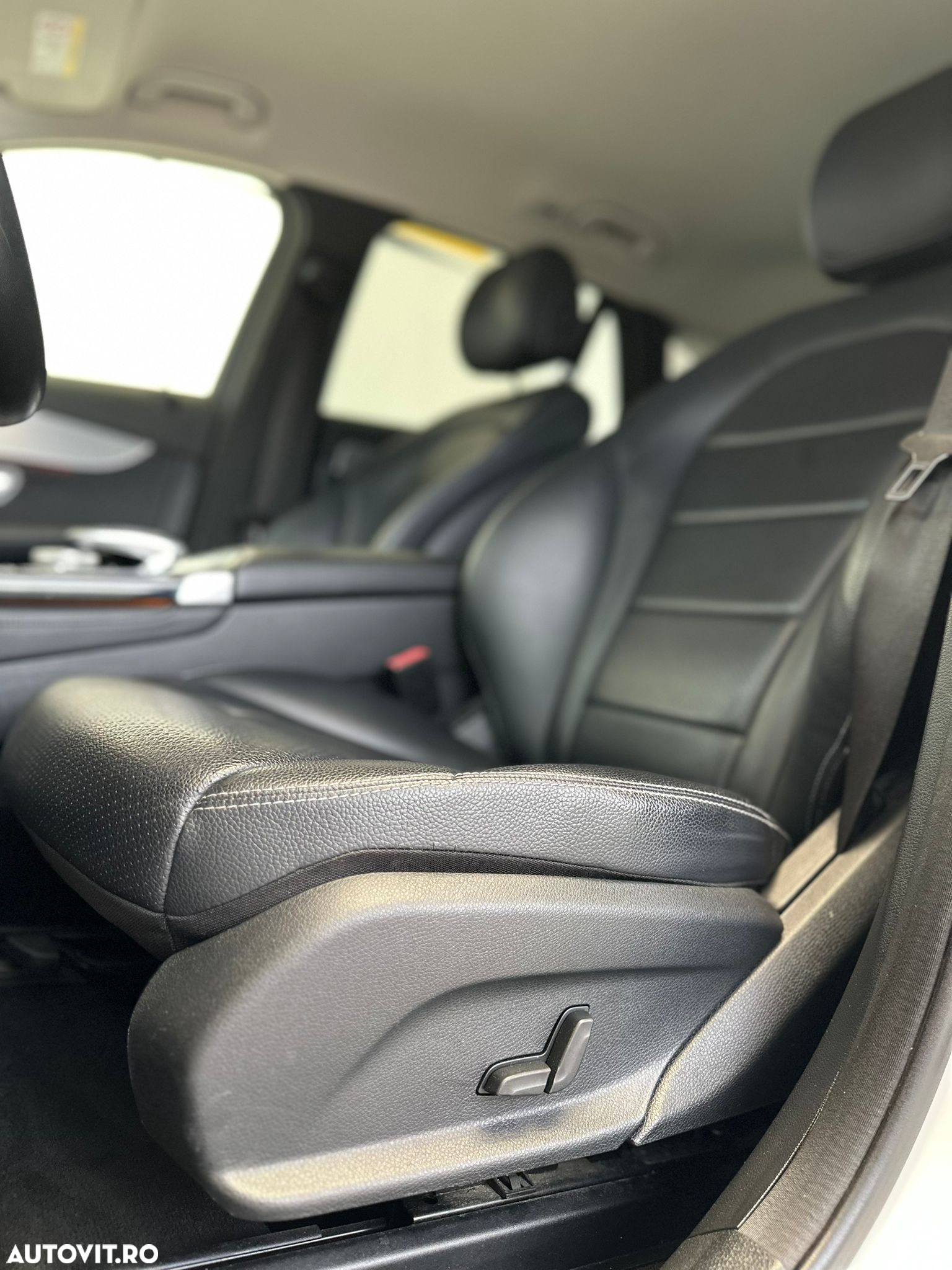 Mercedes-Benz GLC 220 d 4Matic 9G-TRONIC - 12