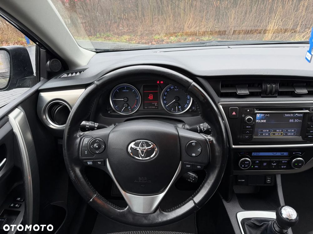 Toyota Auris 2.0 D-4D Premium - 17