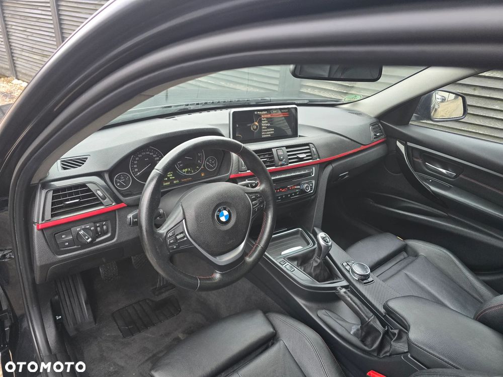 BMW Seria 3 318d DPF Edition Sport - 12