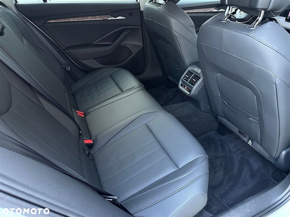 Skoda Superb 1.5 TSI L&K DSG - 9