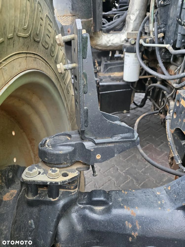 Mechanizm skrętnych błotników przednich Deutz Fahr Agrotron 7210 TTV - 1