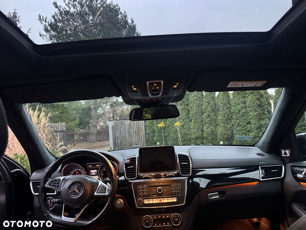 Mercedes-Benz GLS - 15