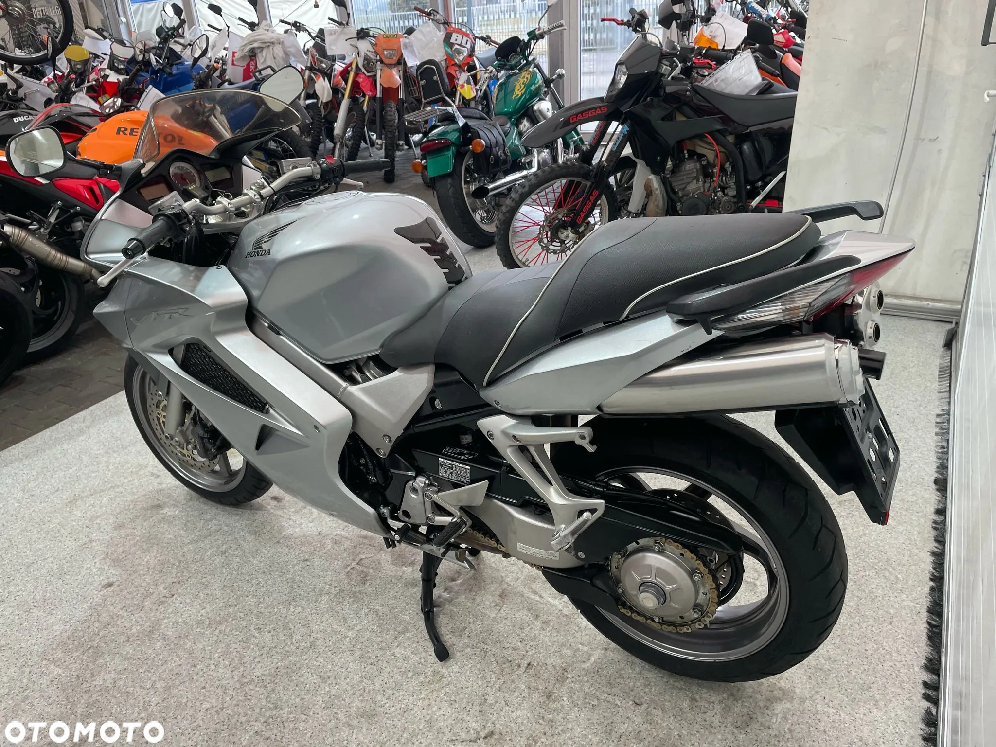 Honda VFR - 5