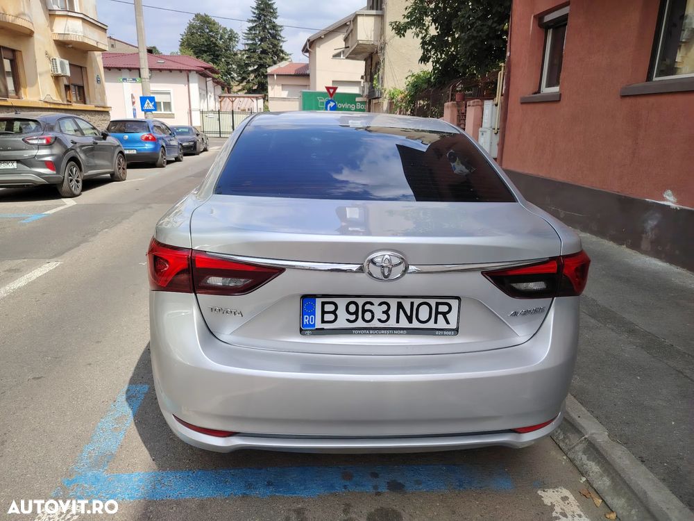 Toyota Avensis 1.8 Multidrive S Executive - 3