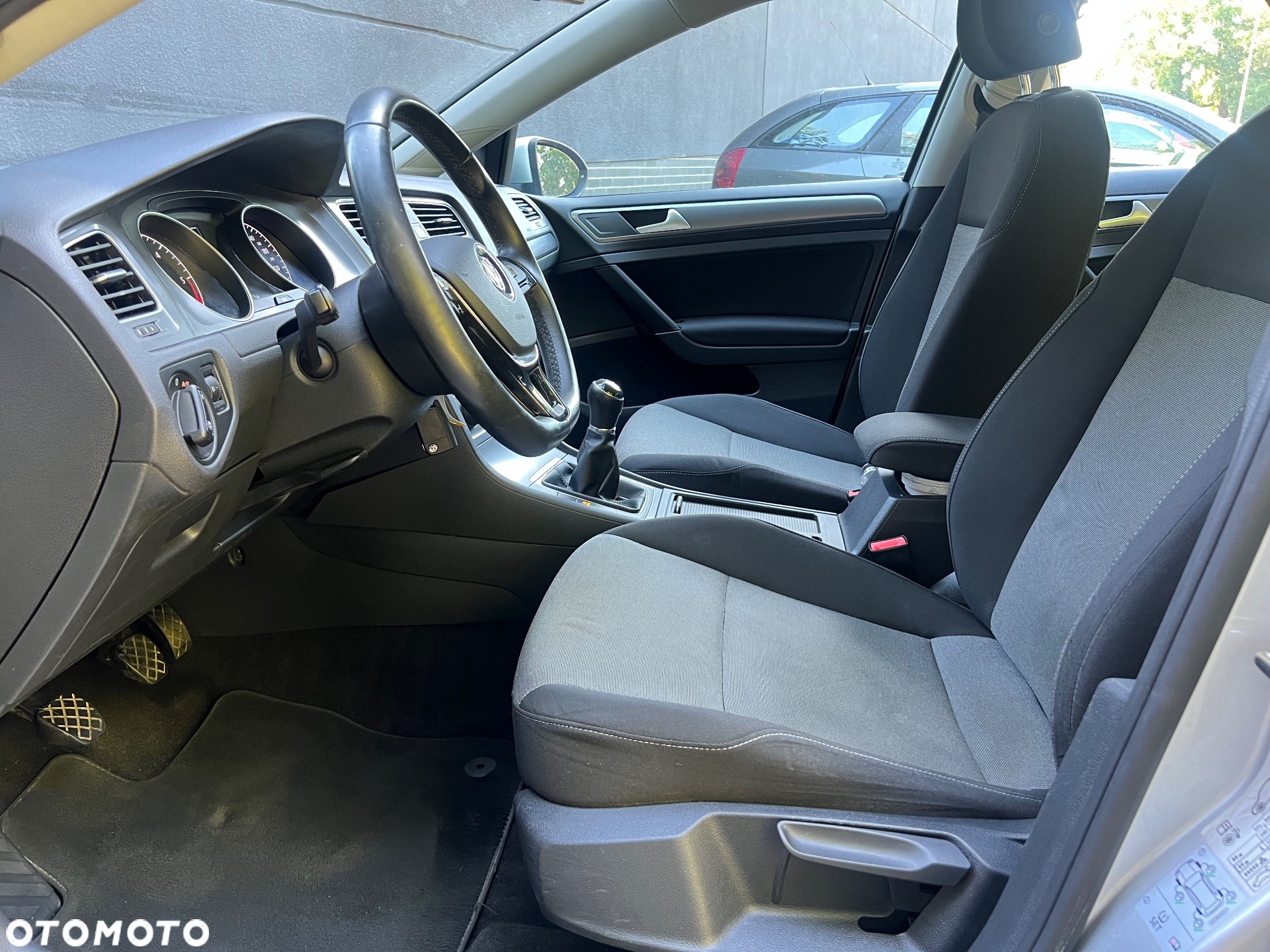 Volkswagen Golf 1.6 BlueTDI Comfortline - 28