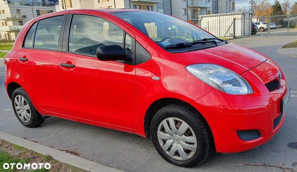 Toyota Yaris 1.0 Terra - 12