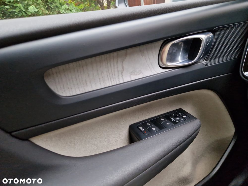 Volvo XC 40 B3 Plus Bright - 18