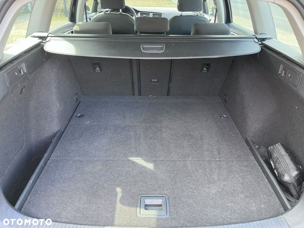 Volkswagen Golf - 27