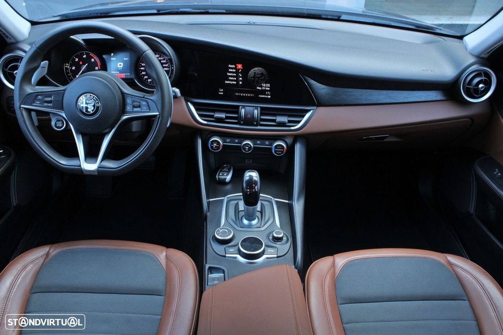 Alfa Romeo Giulia 2.2 D Super AT8 - 6