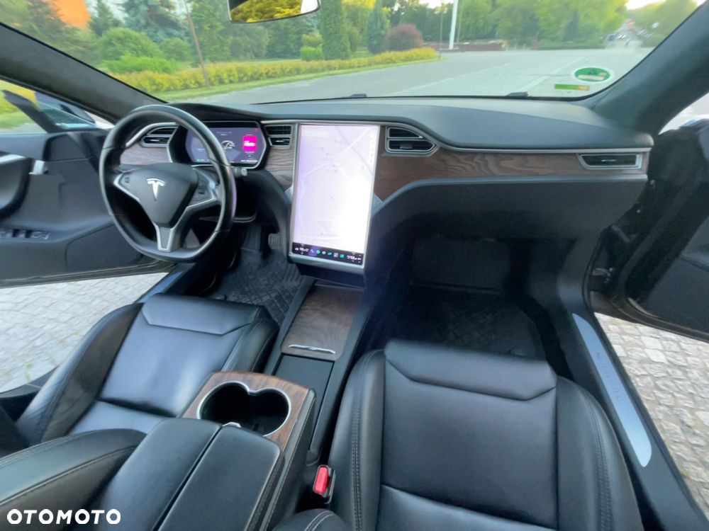 Tesla Model S - 17