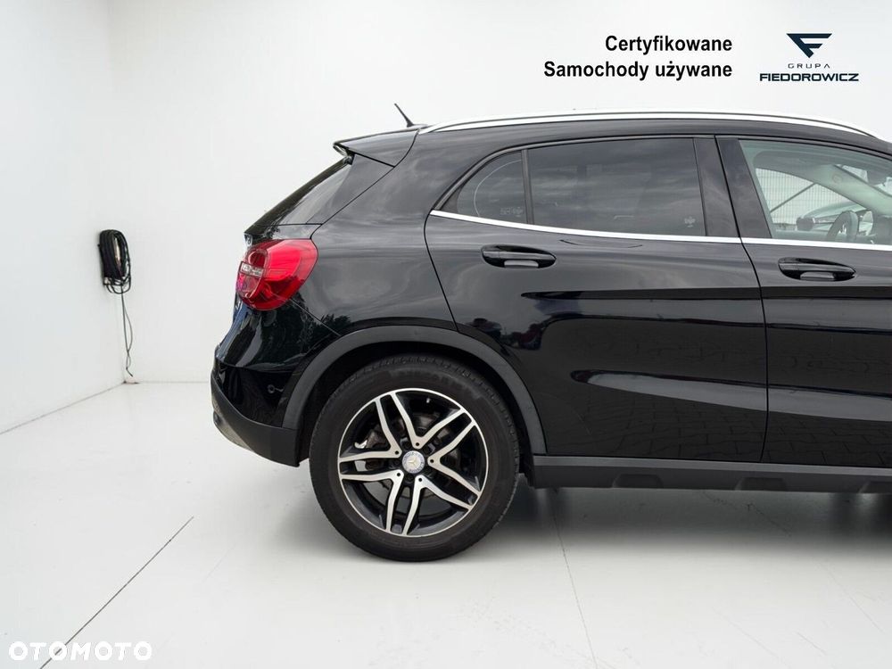 Mercedes-Benz GLA 200 7G-DCT Urban - 11