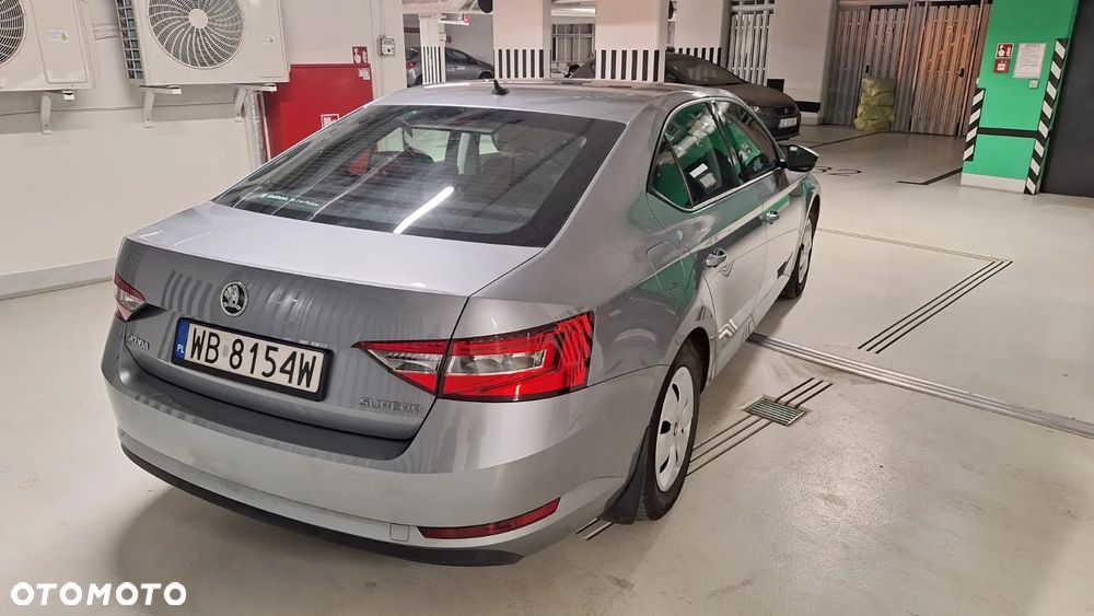 Skoda Superb 2.0 TDI Active - 4