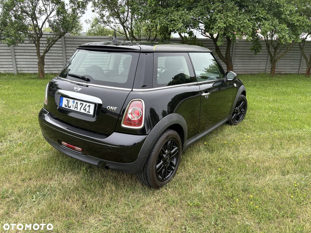 MINI ONE - 6