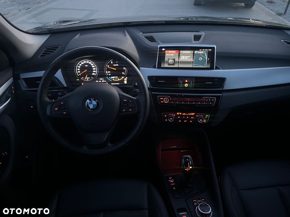 BMW X1 sDrive18d Advantage - 16