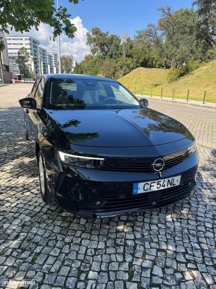 Opel Astra 1.2 T Edition - 1