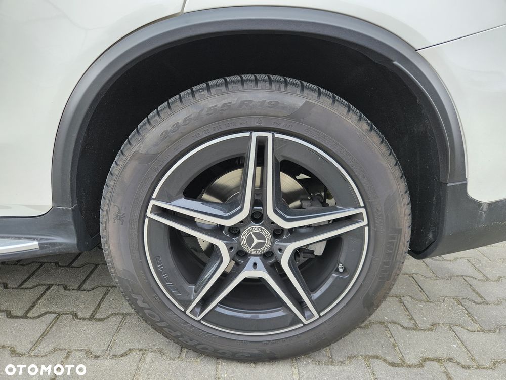 Mercedes-Benz GLC 300 d 4Matic 9G-TRONIC Exclusive - 34