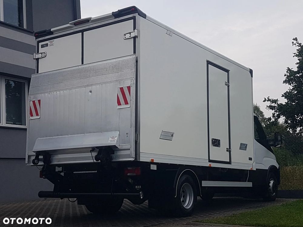 Iveco DAILY 70-180 WINDA 8EP KONTENER 4,39x2,20x2,20 IZOTERMA KLIMA 7TON BLIŹNIAKI - 28