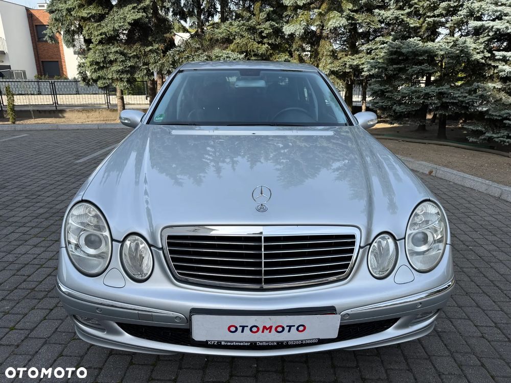 Mercedes-Benz E-Class 2005 photo 3