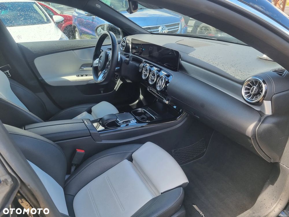 Mercedes-Benz CLA 220 4Matic 7G-DCT AMG Line - 5