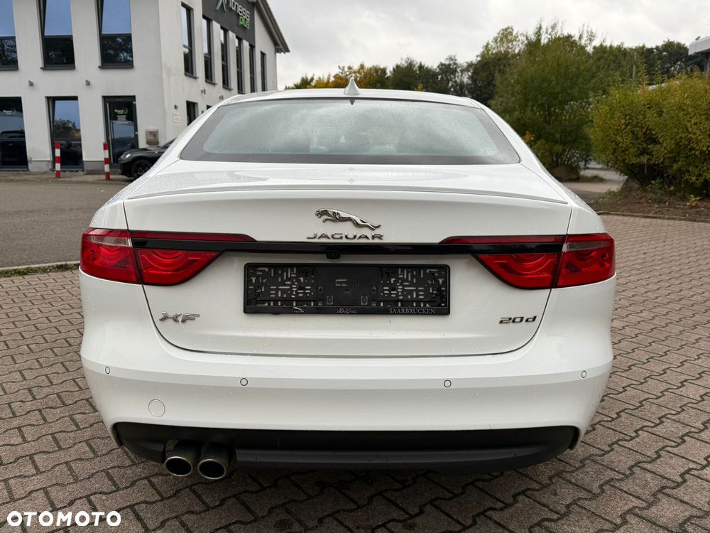 Jaguar XF - 7