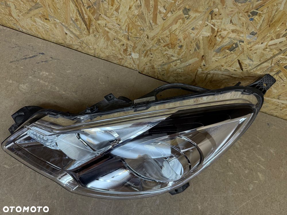 LAMPA LEWA REFLEKTOR LEWY PRZÓD CITROEN C3 II DS3 9677038280 VP9PVX-13W030-CM - 9