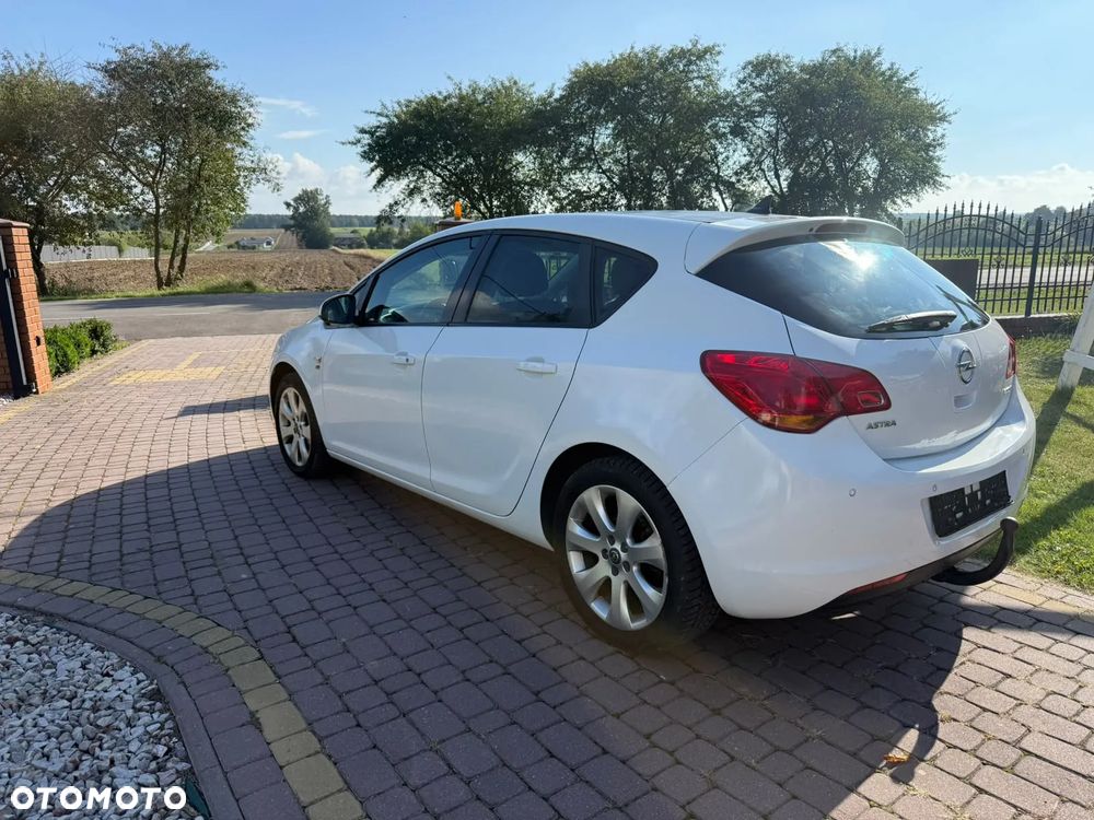 Opel Astra 1.4 150 Jahre - 4