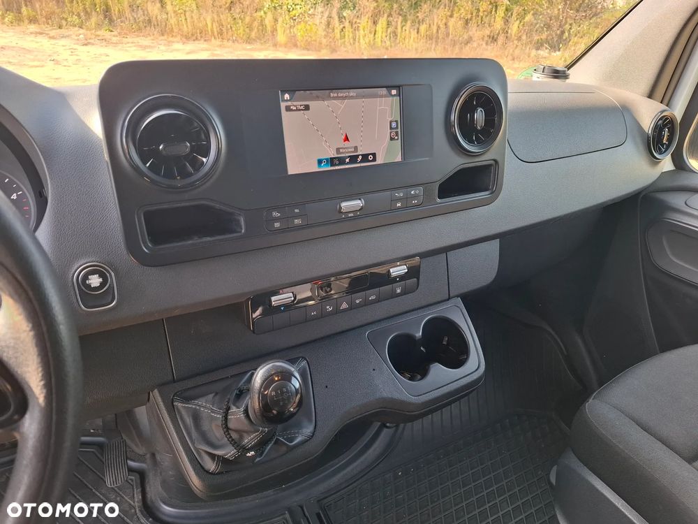 Mercedes-Benz Sprinter - 9