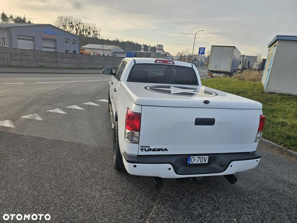 Toyota Tundra 5.7 4x2 Double Cab SR5 - 4