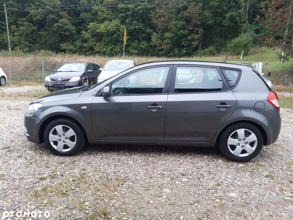 Kia Ceed - 7