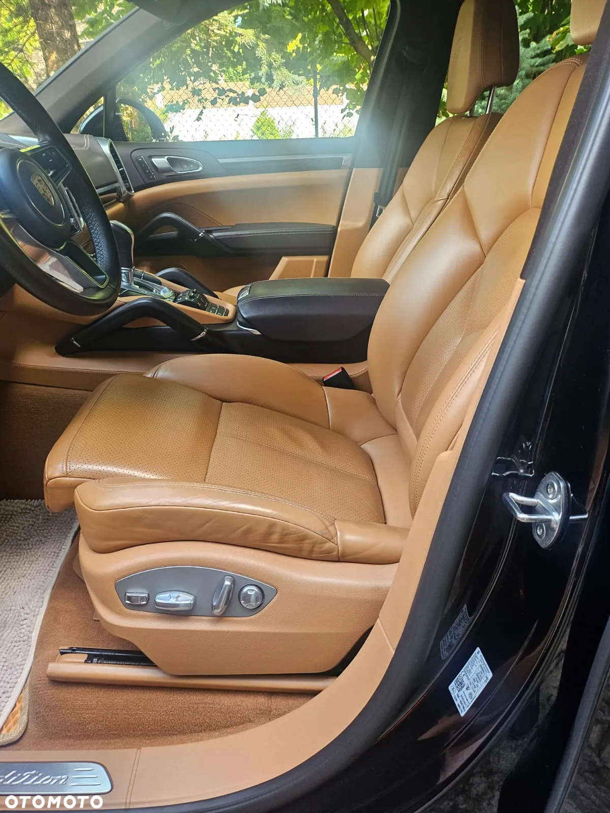 Porsche Cayenne Diesel Platinum Edition - 12
