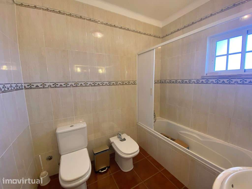 Moradia com piscina e espaço comercial no Carvalhal - Grande imagem: 4/43