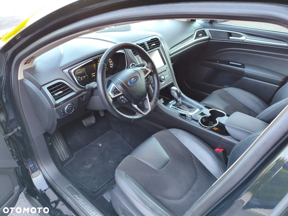 Ford Mondeo - 29