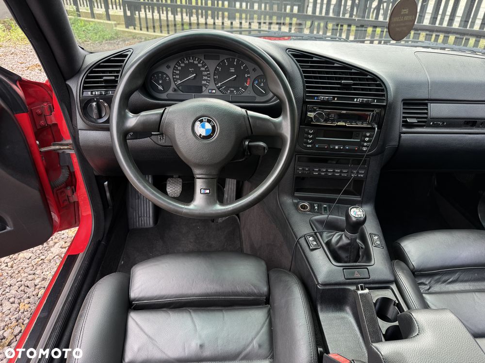 BMW Seria 3 320i - 36