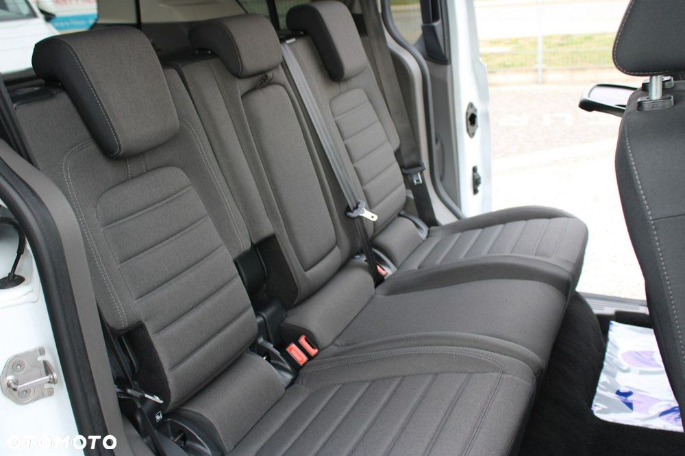 Ford Tourneo Connect - 32