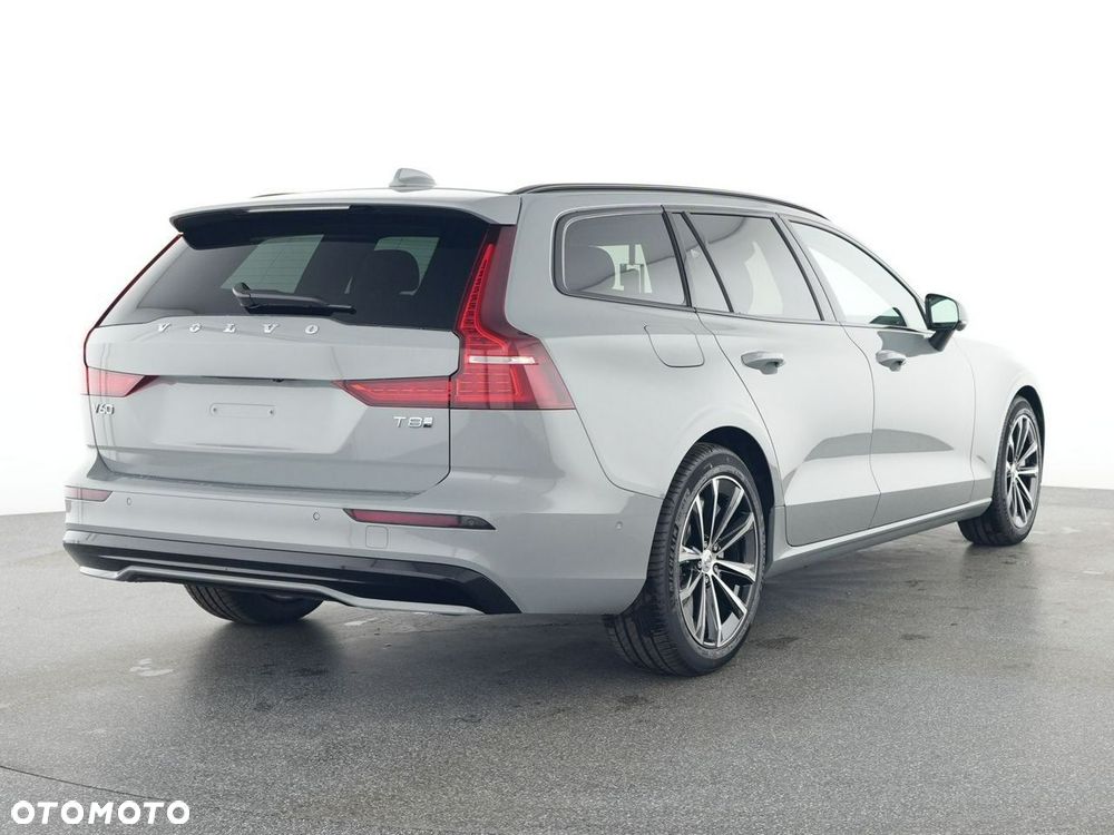 Volvo V60 T8 AWD Plug-In Hybrid Plus Dark - 2