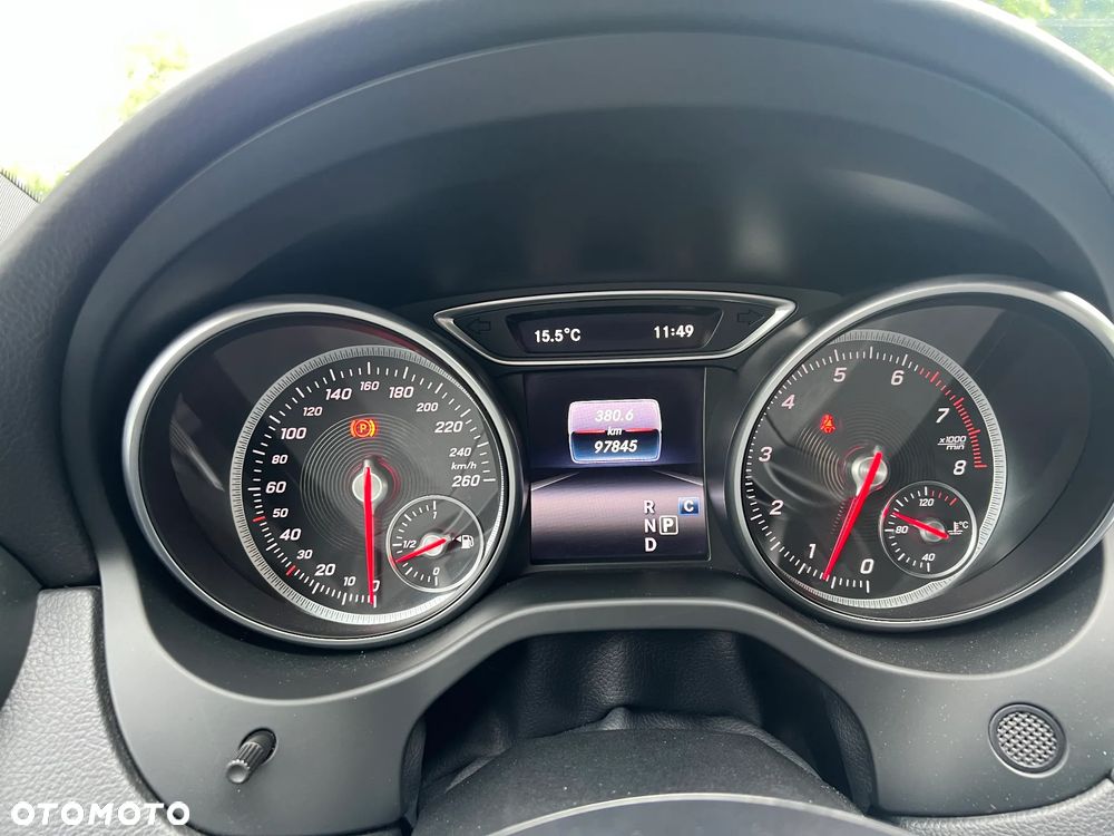 Mercedes-Benz CLA 200 7G-DCT AMG Line - 13